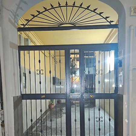 B&B Miriam Napoli Bagian luar foto
